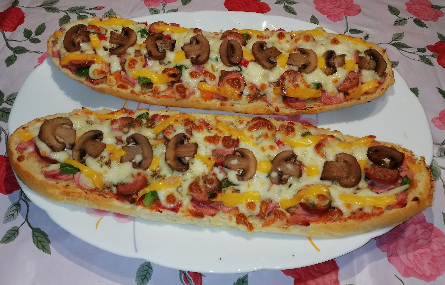 عکس پیتزا روی نان باگت