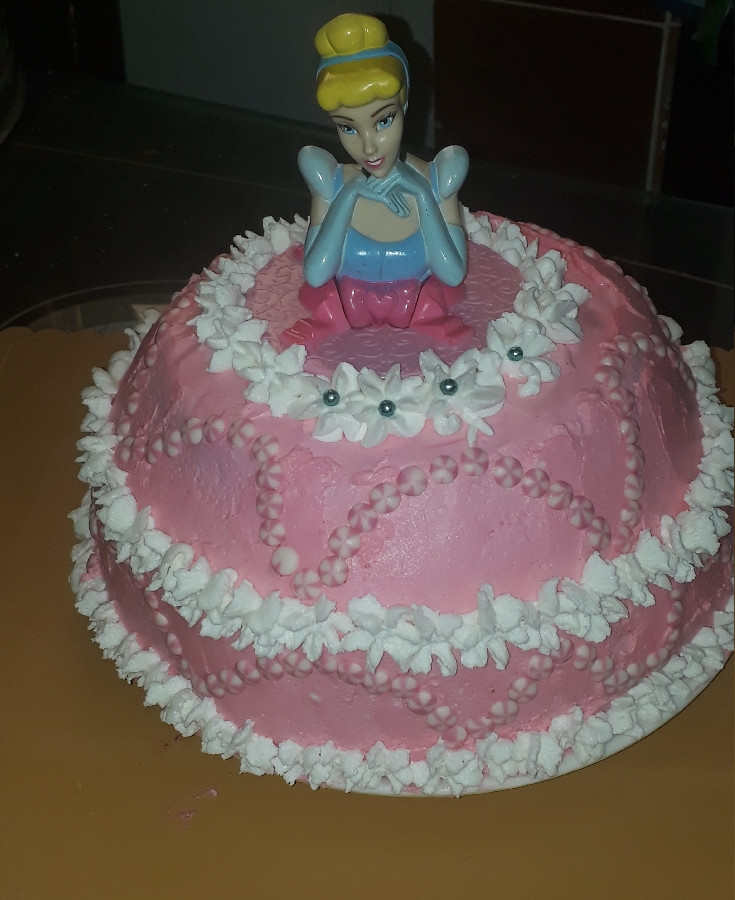 عکس کیک امروز من واسه تولد۴سالگی دختر دومم