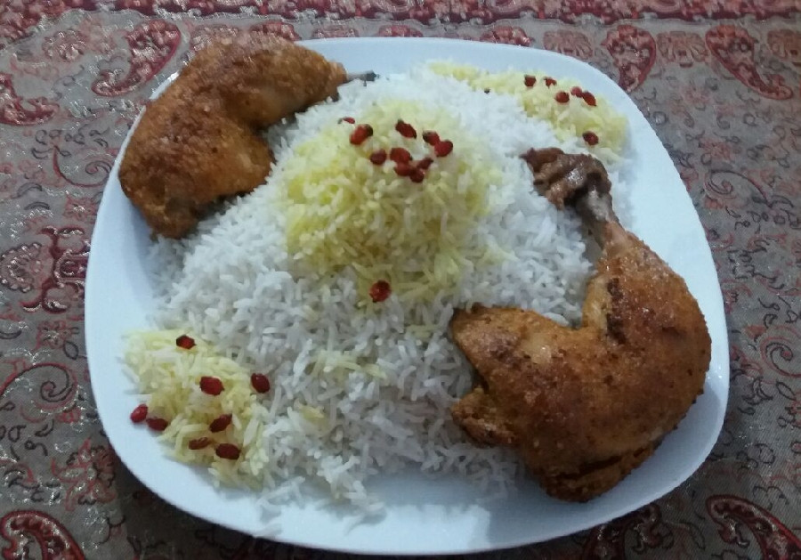 برنج و مرغ سوخاری