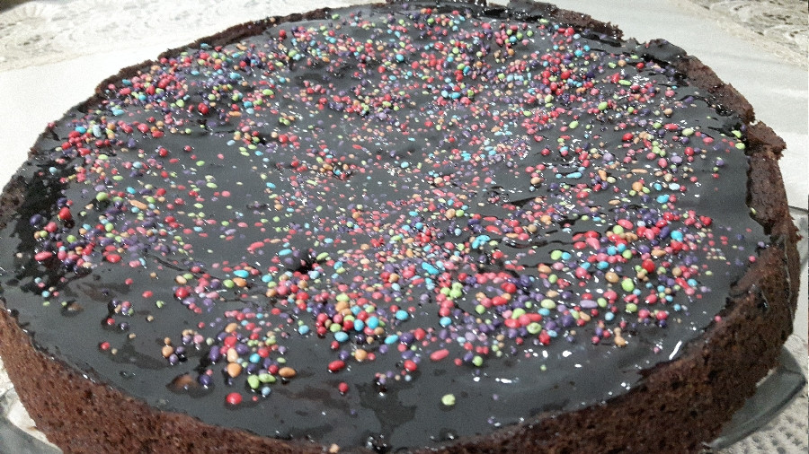 عکس کیک شکلاتی با گاناش و ترافل
