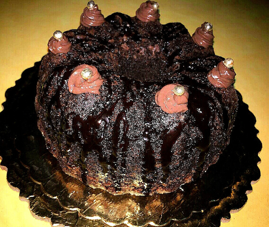عکس کیک اسفنجی شکلاتی.