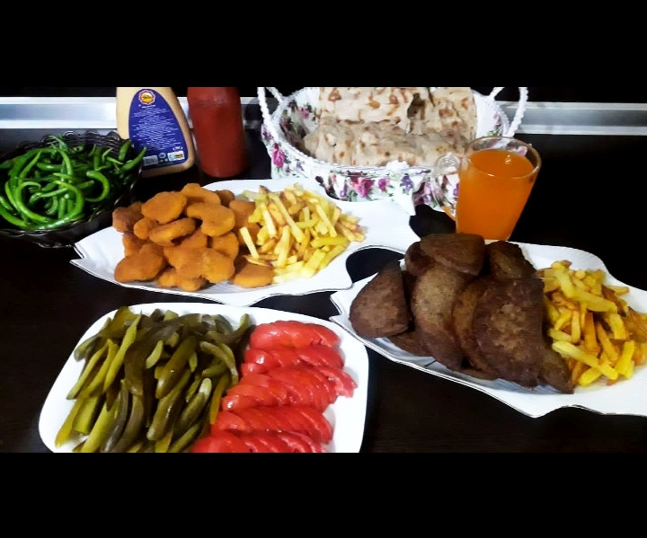 عکس همبر و ناگت مرغ