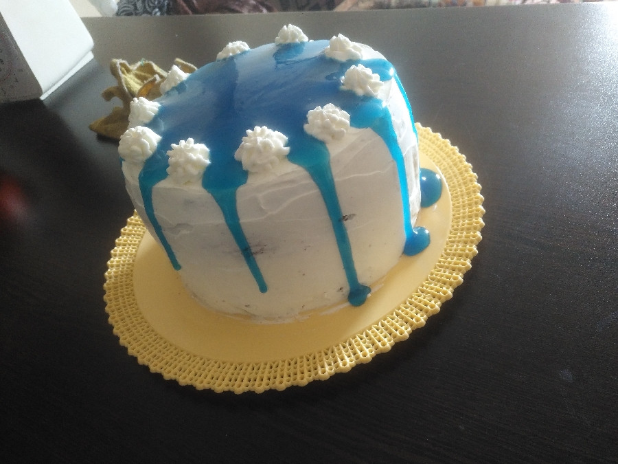 کیک تولد یک سالگی پسرم هس که امشب تولدش بود اولین بار بود کیک تولد درست میکردم.