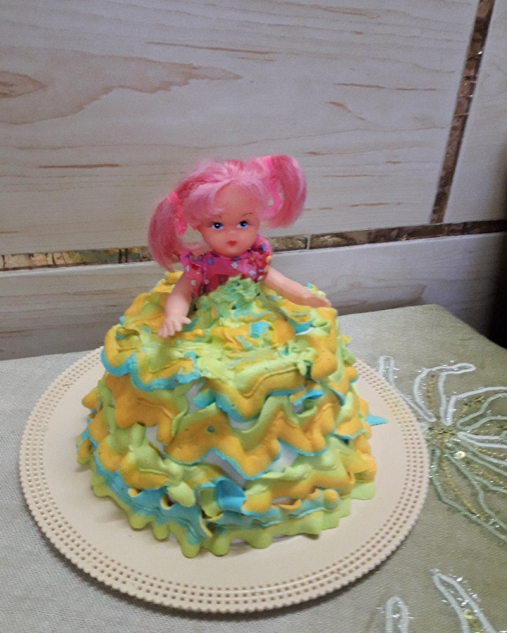 کیک عروسکی