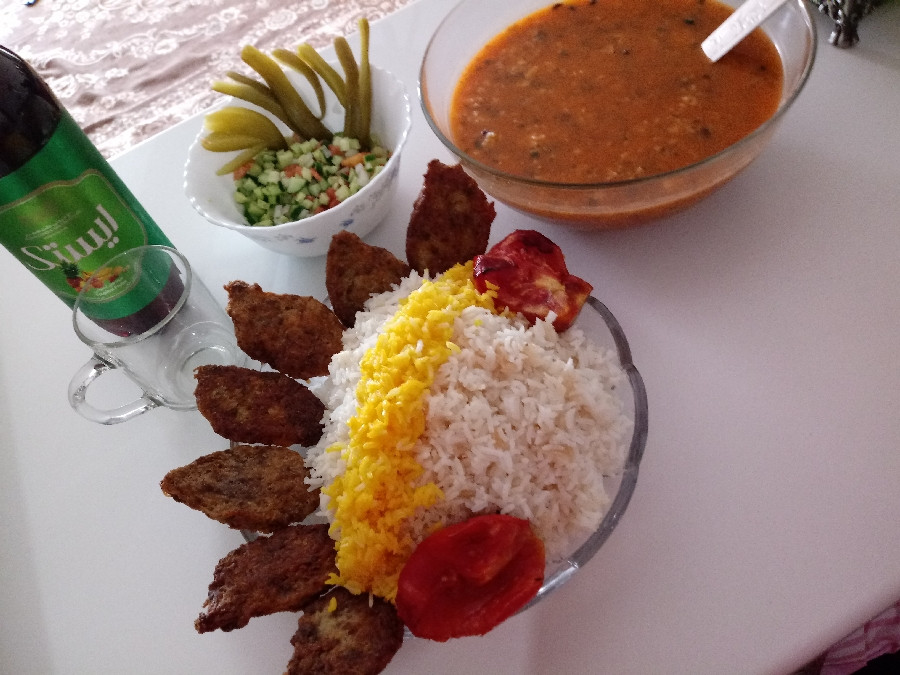 عکس اولی سوپ و برنج ک کتلت گوشت قالبی