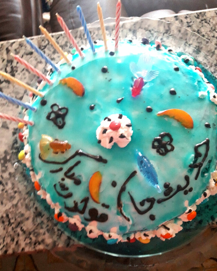 کیک تولد
برای تولد خواهر جانم
برای اولین بار ??
راستی من فقط ۱۳ سالمه??