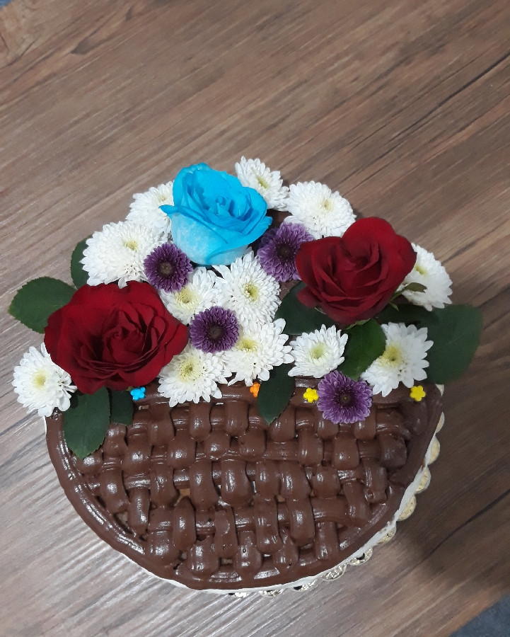 عکس کیک تولد با گل طبیعی 