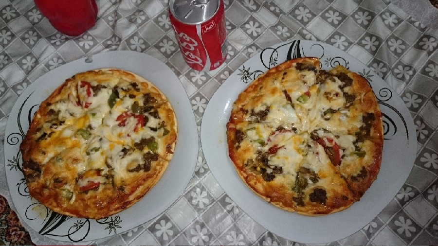 پیتزا گوشت و قارچ خانگی