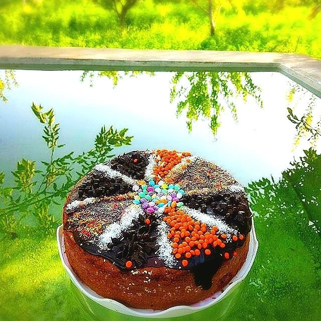 عکس کیک روی آب