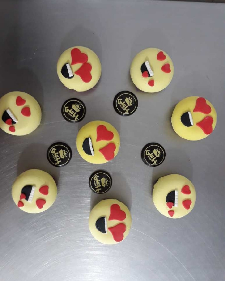 عکس اینم از شیرینی داداش پزم??????عالیهههه عزیزم