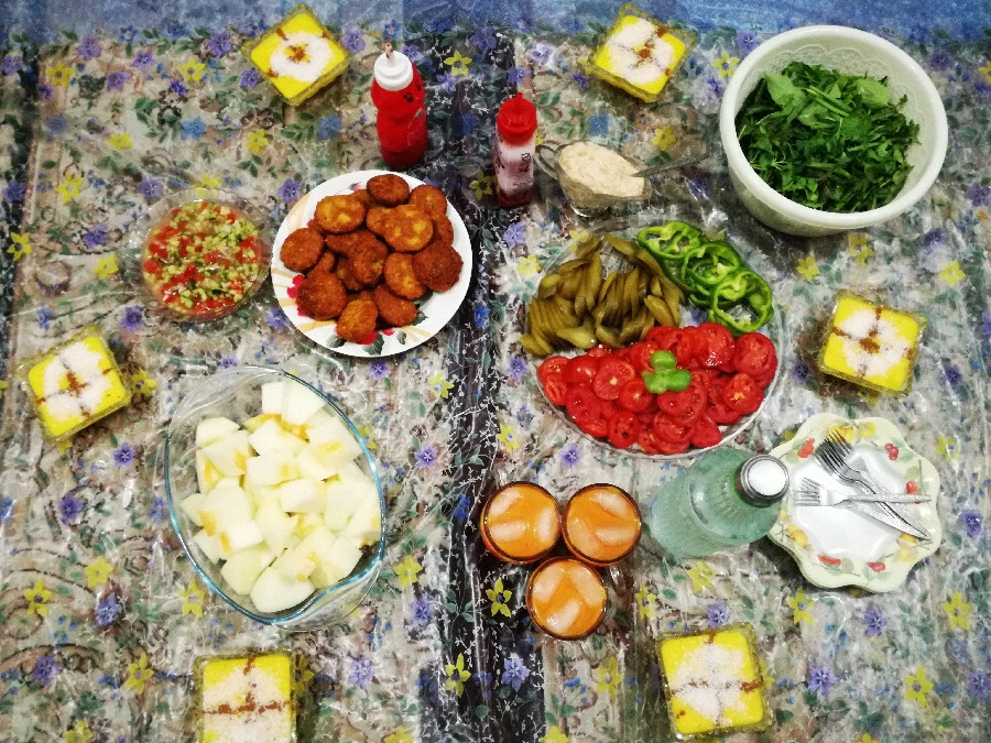 عکس افطاری شله زرد