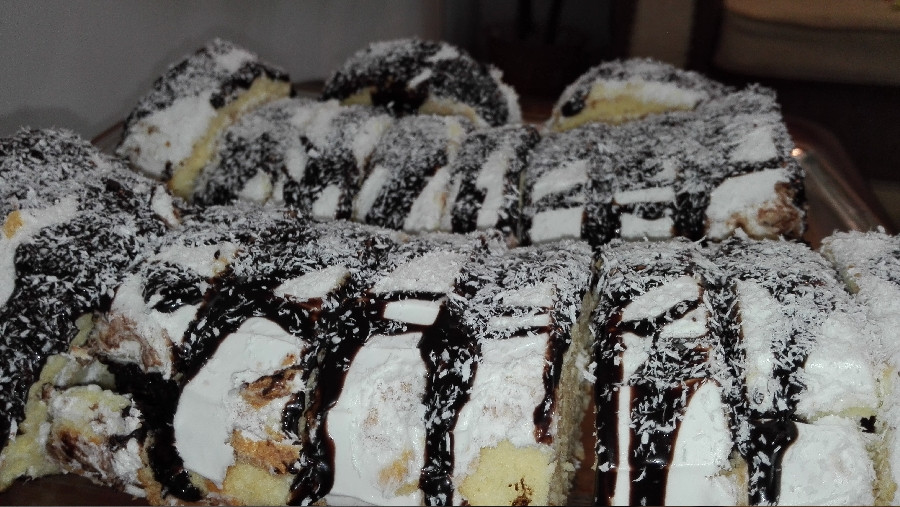 شیرینی رولت