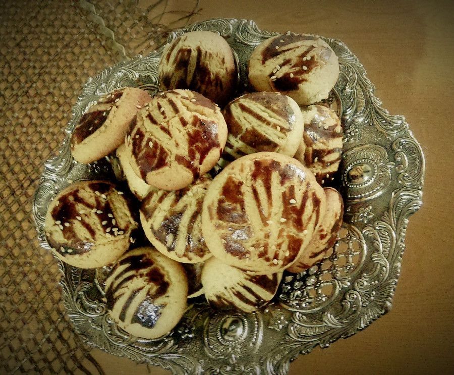 قرابیه عسلی با مغز شکلات