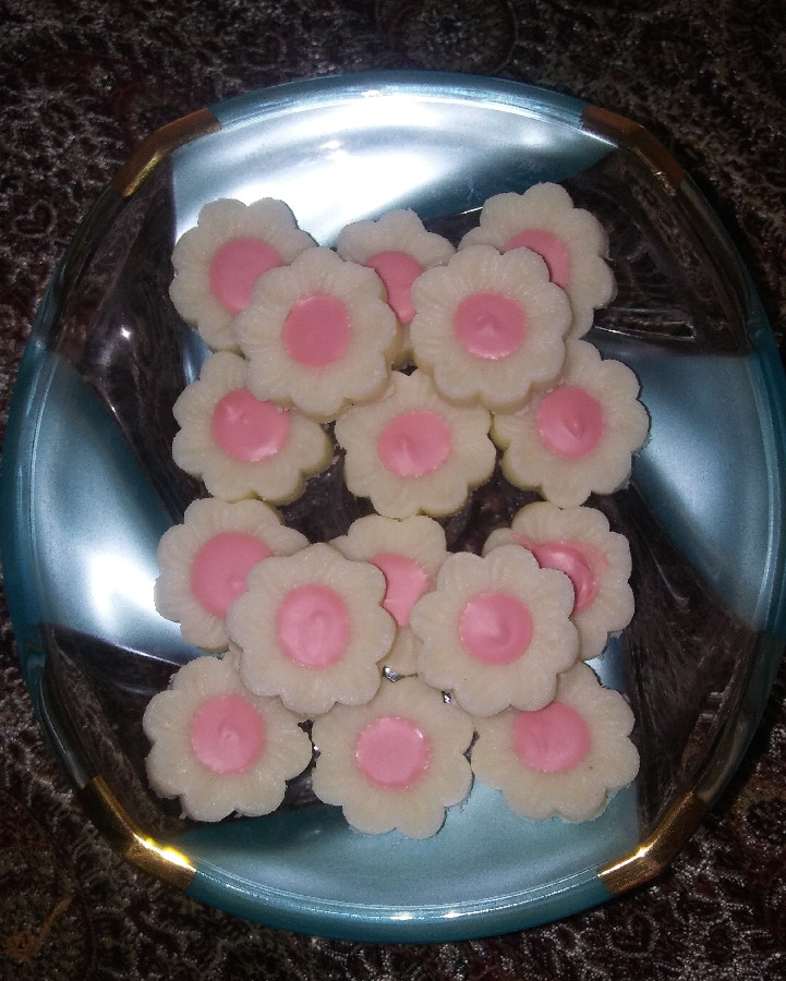 عکس شیرینی شکوفه نارگیلی