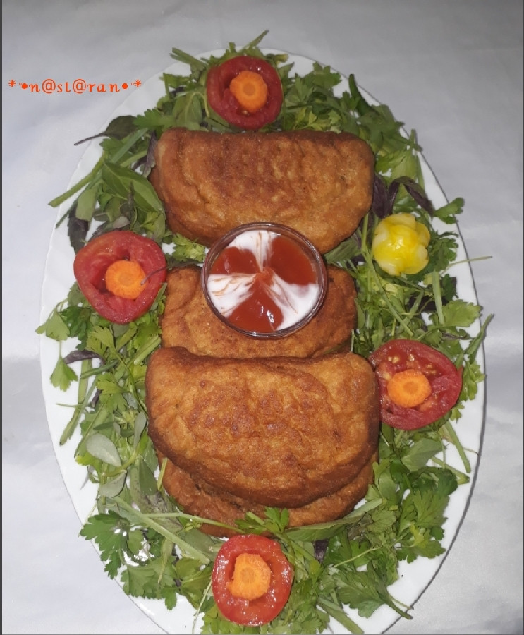 عکس " پیراشکی گوشت و قارچ "