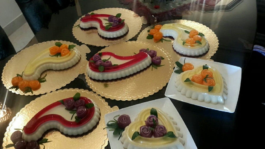 عکس اینم از ژله های من برای جشن فامیلمون پاپیون قبول کن