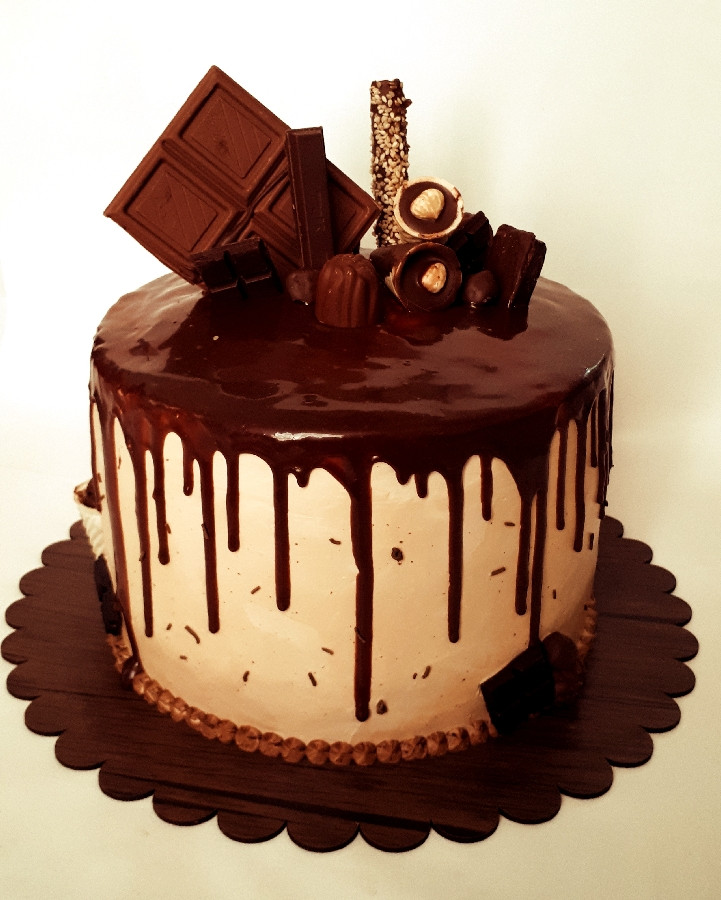 عکس کیک شکلاتی
خامه نسکافه ای
فیلینگ خامه و موز