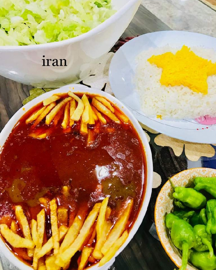 عکس خورش قیمه دختر پز