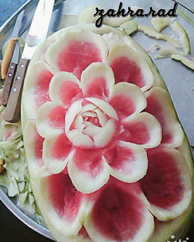 عکس حکاکی من روی هندوانه