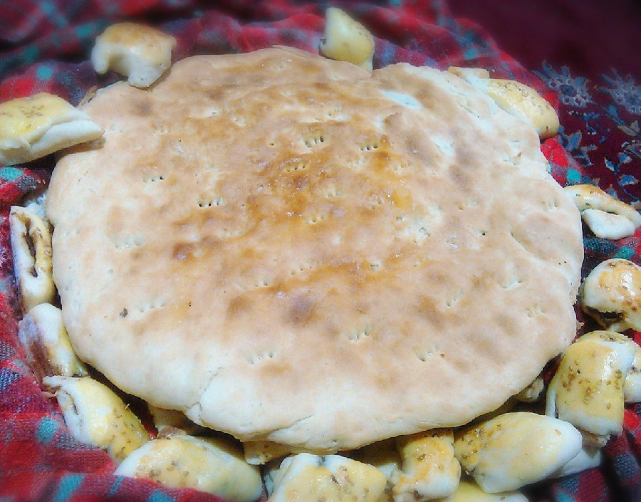 عکس نان روغنی من با کلوچه خرمایی