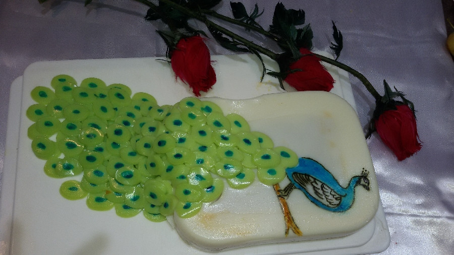 عکس ژله به شکل طاووس