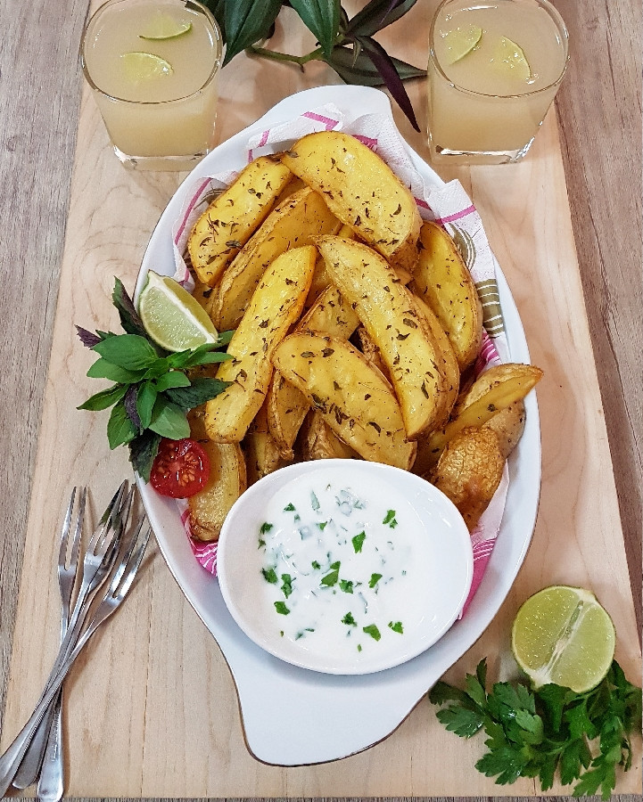 عکس سیب زمینی تنوری با سس مخصوص???