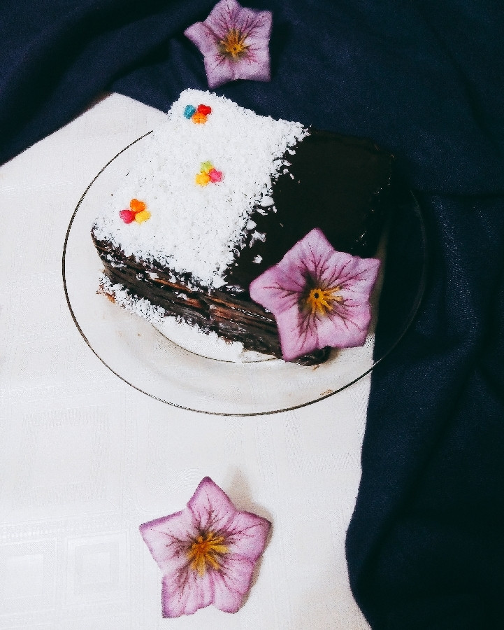 کیک یخچالی شکلاتی 