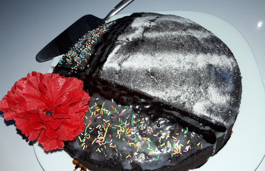 عکس کیک سیاه جادویی