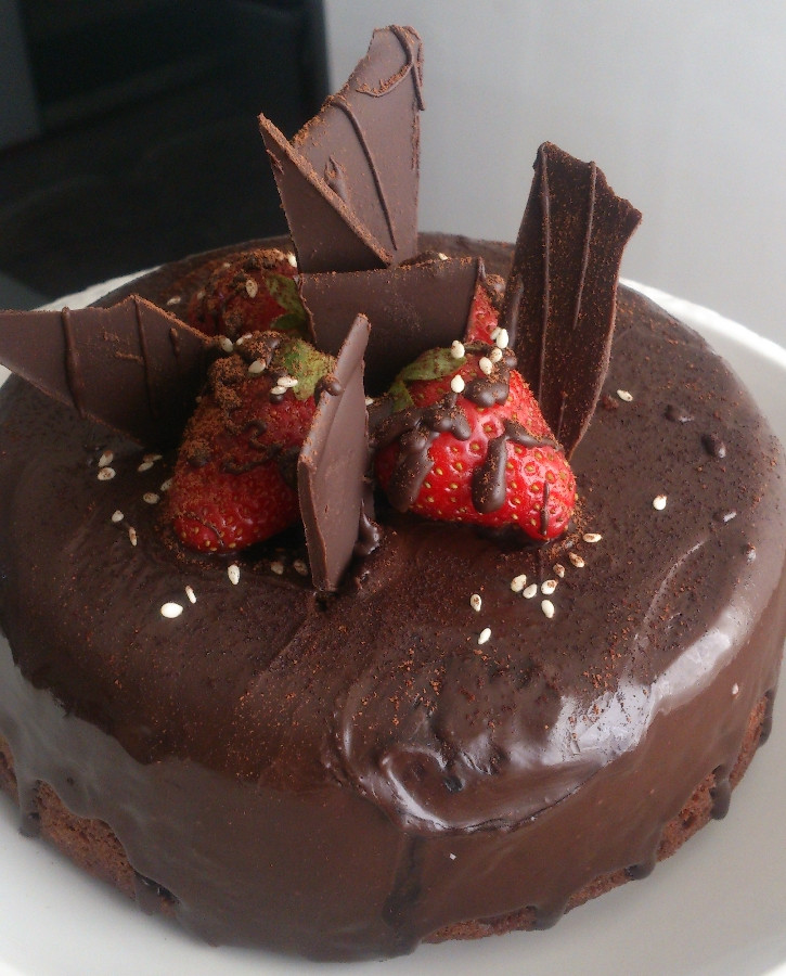 عکس کیک شکلاتی خوشگلم