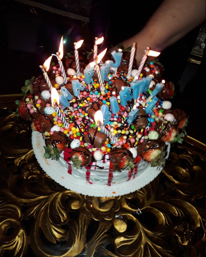 عکس اینم کیک تولدی که برای مادر عزیزم درس کردم?♥️