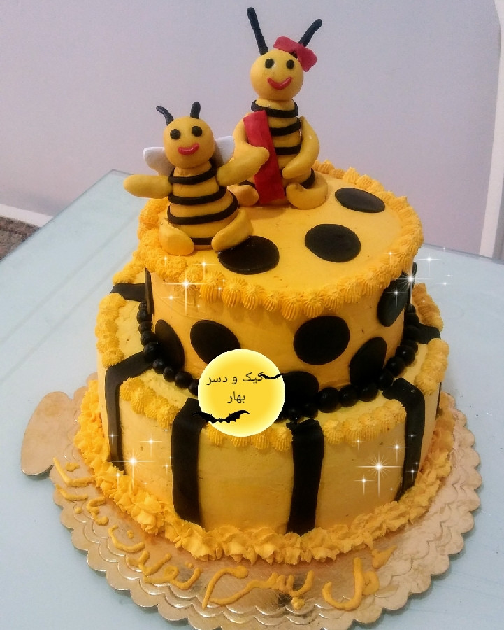 عکس کیک با تم زنبور عسل 
