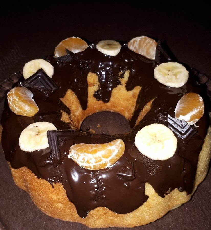 کیک وانیلی با رویه شکلات 