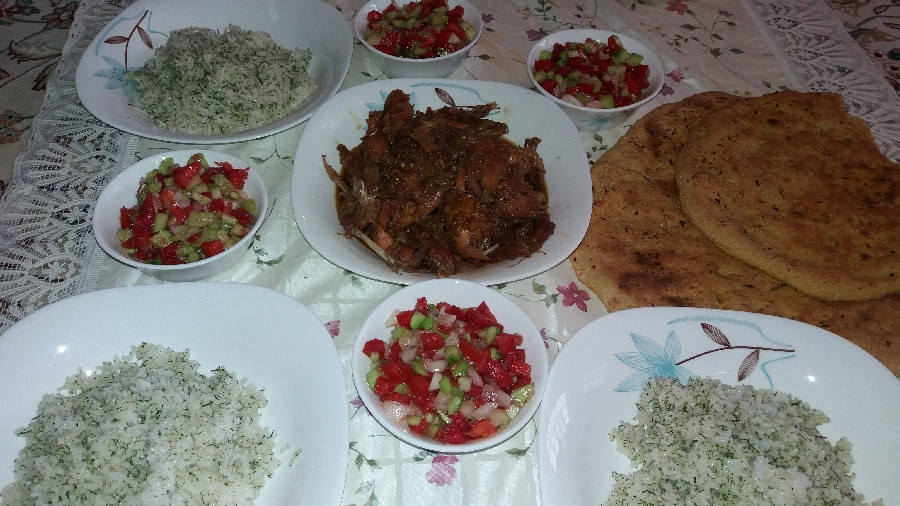 خوراک کبک و شوید پلو و سالاد شیرازی