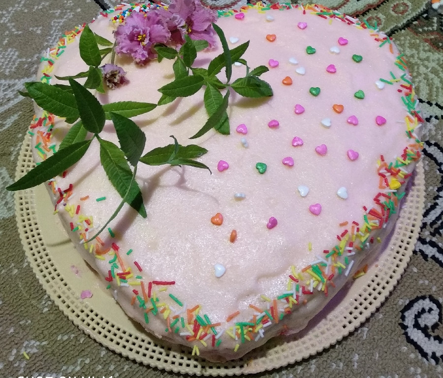 کیک تولد مامانبزرگم خودم درست کردم ...چطور شده؟! اصلا ازخامه دراین کیک استفاده نشده 