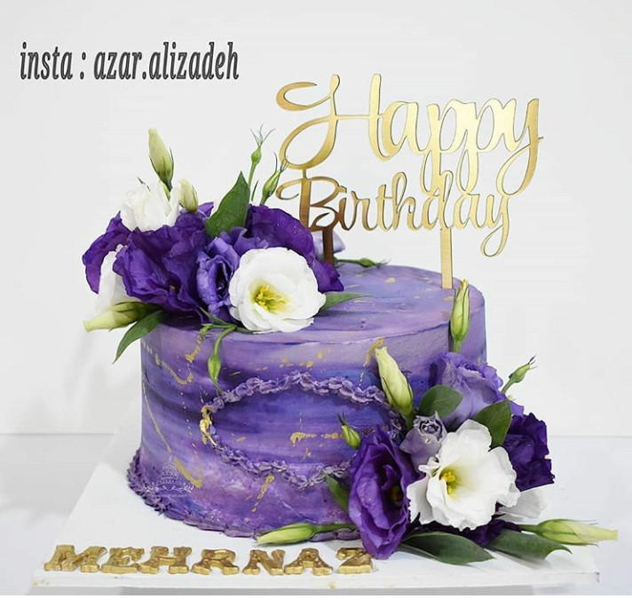 عکس کیک خامه ای با گل طبیعی