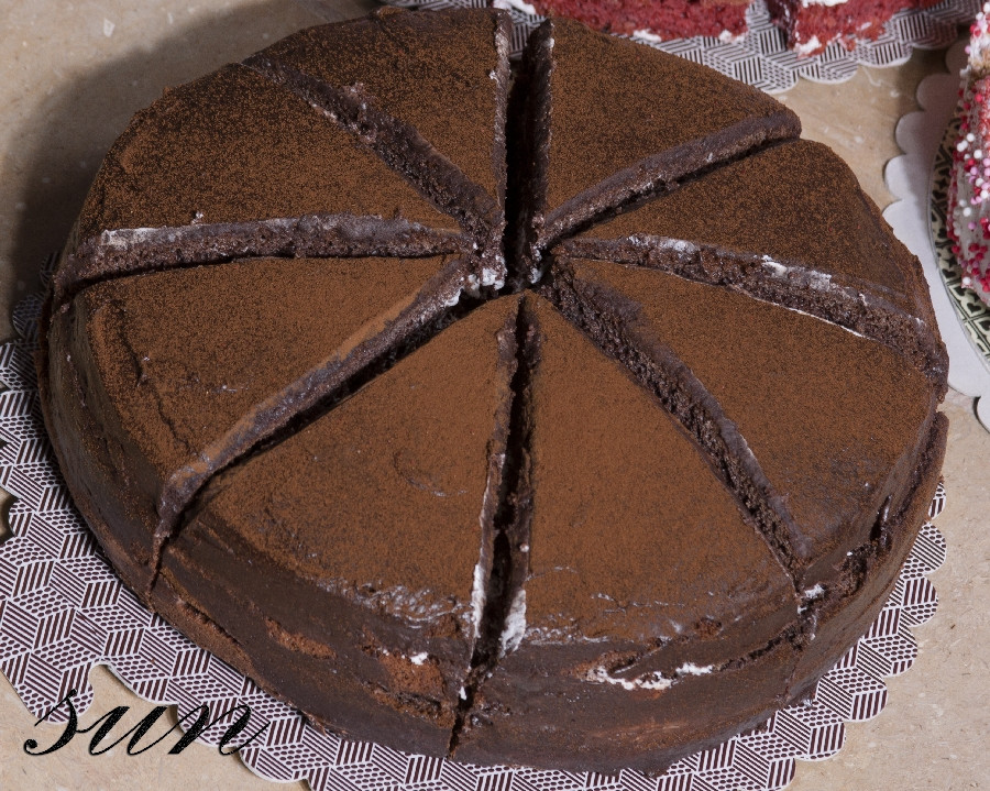 کیک شکلاتی با روکش گاناش
