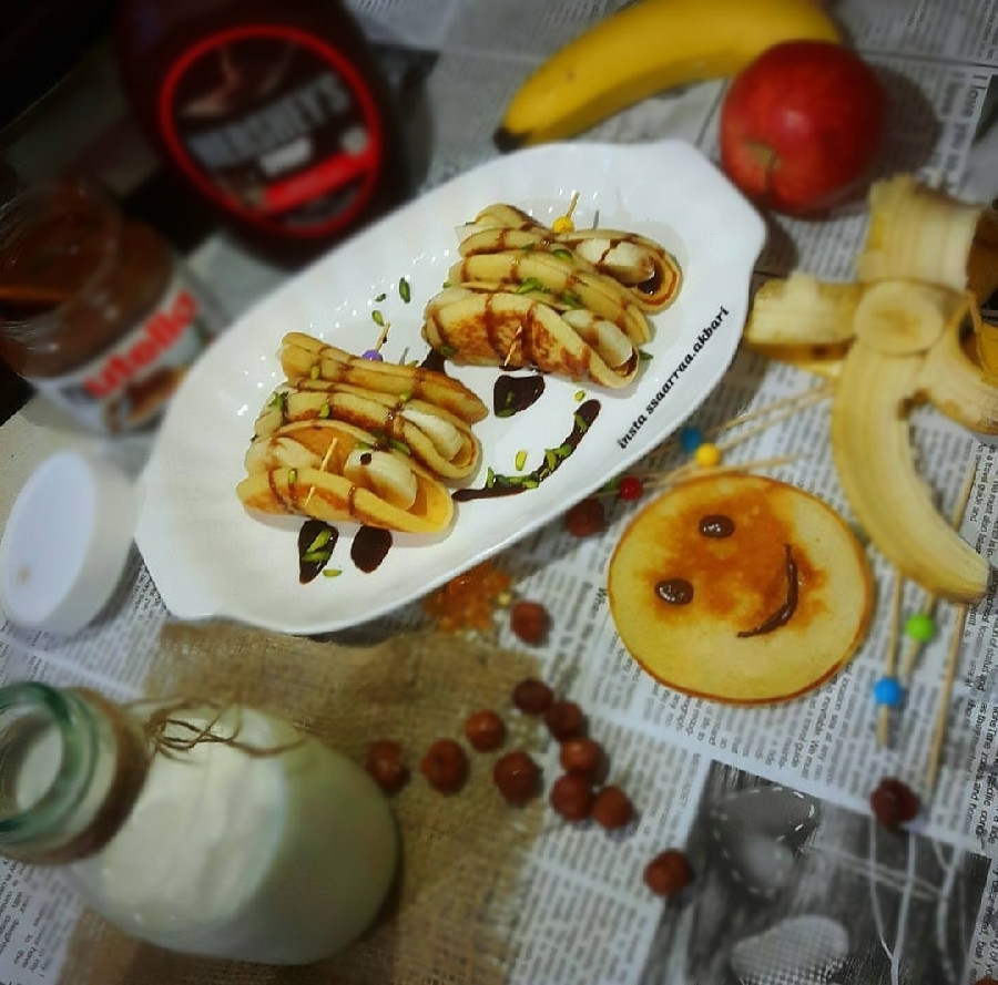 عکس پنکیک لقمه ای با میوه و سس شکلات