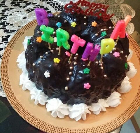 کیک شکلاتی
ژله بستنی
الویه 
#تولد #کیک 

