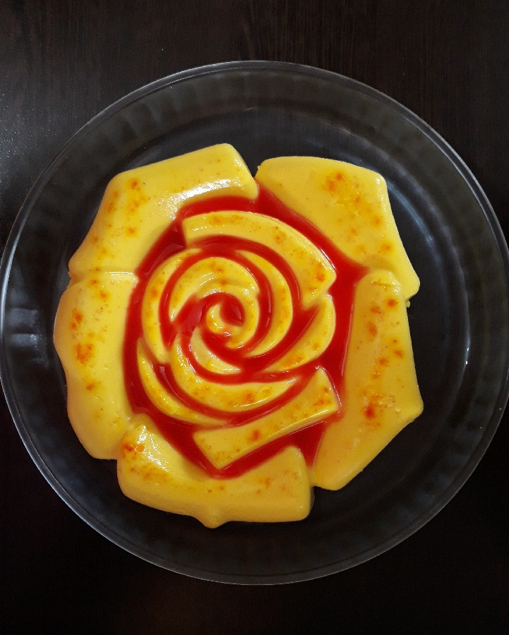 پاناکوتا زعفرانی