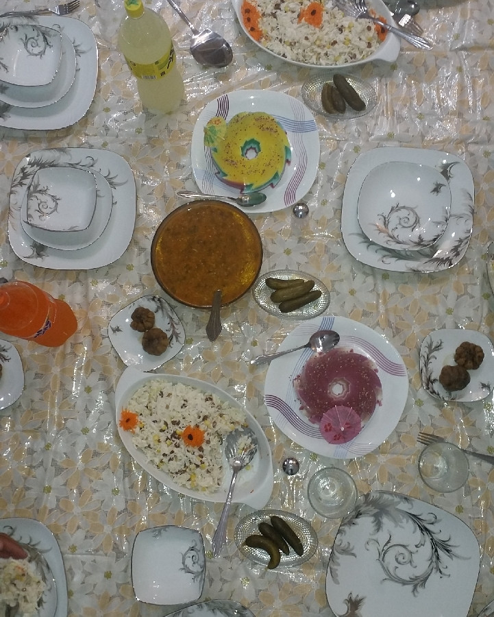 عکس مهمونی امشب من واسه خانواده گلم و خاله هام