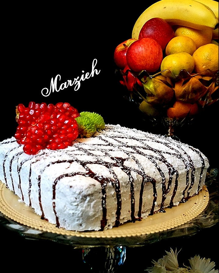 عکس کیک خامه ای با فیلینگ موز وگردو❤