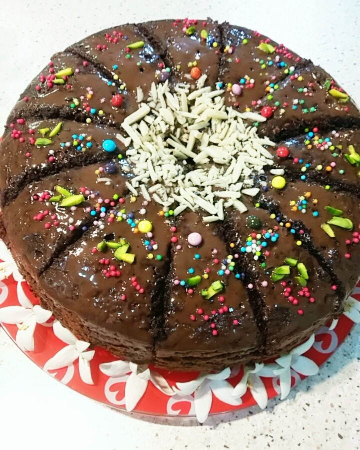 عکس کیک کارا شکلاتی.خیلی دوسش دارم اصلا دلم نمیاد بخووووورمش.