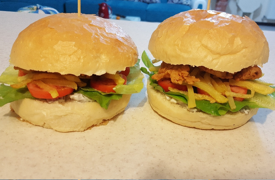 زینگر برگر یکی از عشق های من ?