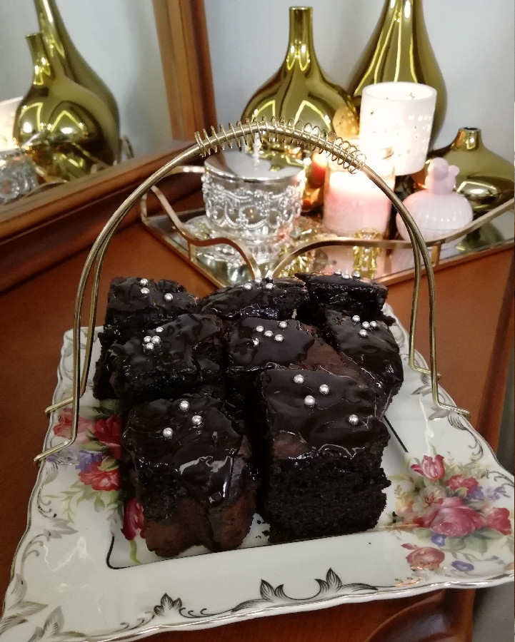 عکس کیک شکلاتی
با رویه شکلات تلخ 