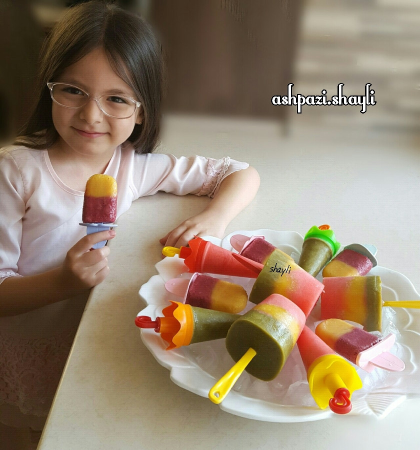 بستنی یخی میوه ای