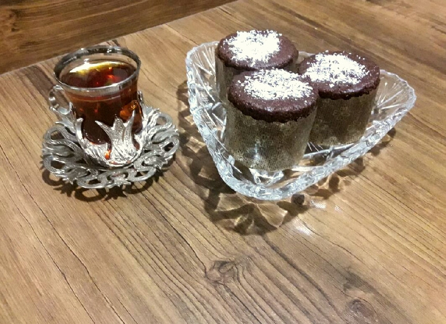 عکس کاپ کیک با چای زعفرون