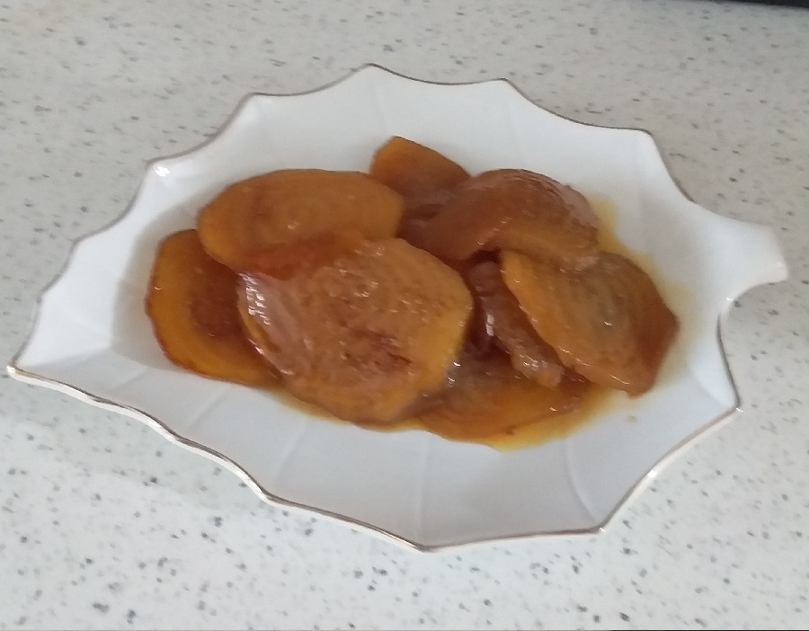 عکس اینم از لبوهای من که با شیره انگور آماده کردم.