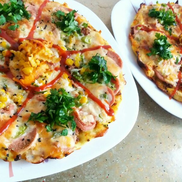 عکس پیتزا گوشت و سوسیس