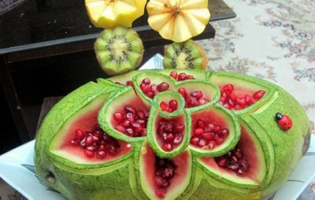 عکس حکاکی روی هندوانه
