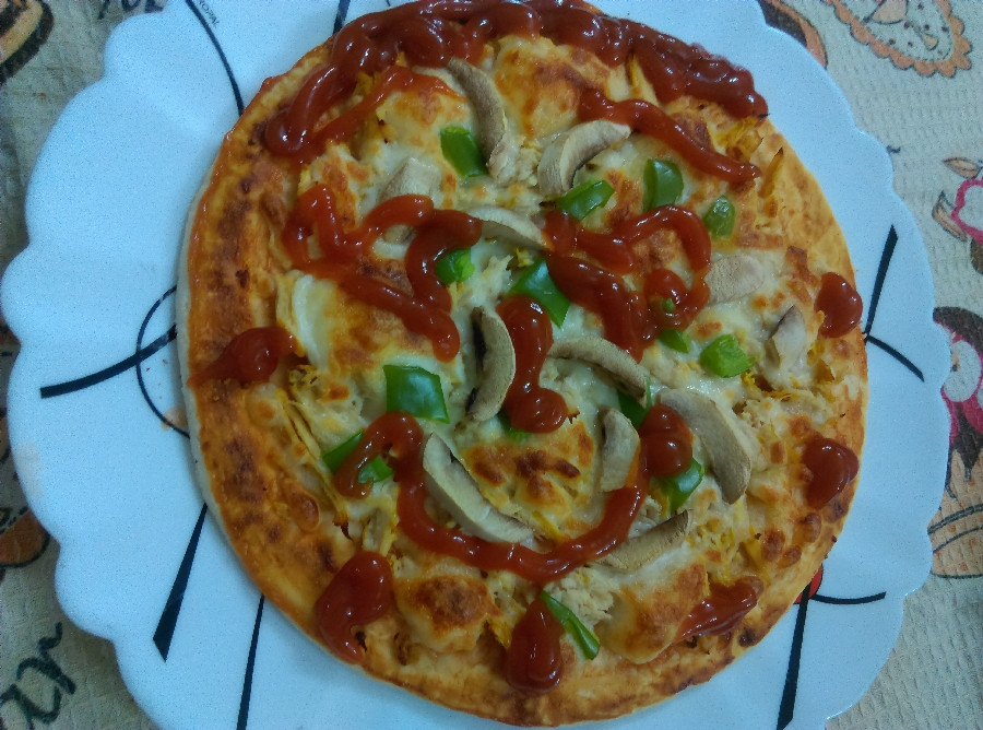 عکس پیتزا مرغ و قارچ (کاری)